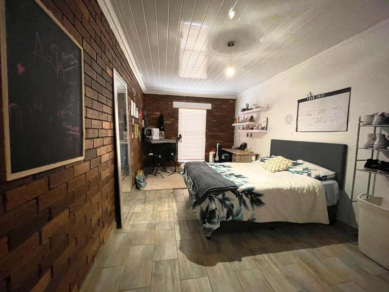 10 Bedroom Property for Sale in Chatsworth Western Cape